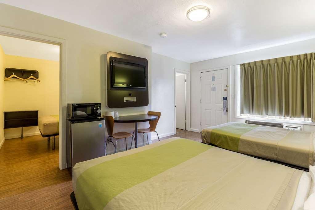Motel 6 Сан Рафаел Стая снимка